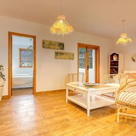 Spacious With Tropical Garden, Bbq, Near Seaside لوس سيلوس