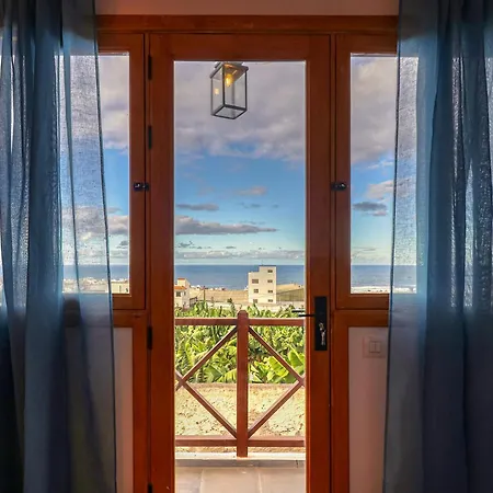 Spacious With Tropical Garden, Bbq, Near Seaside Hébergement de vacances