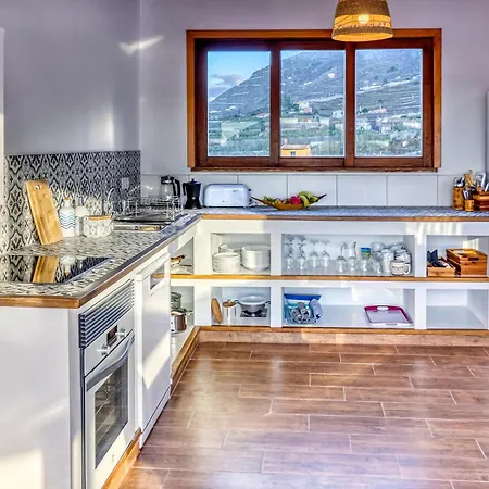 Spacious With Tropical Garden, Bbq, Near Seaside Los Silos