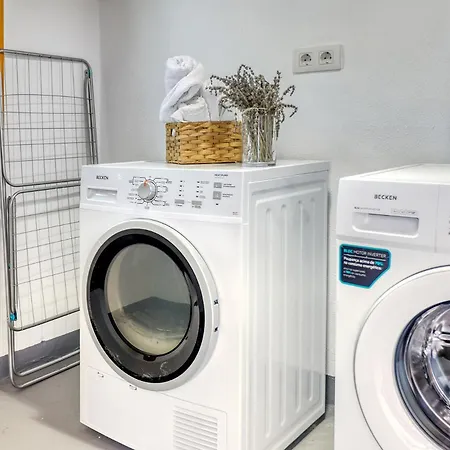 Spacious With Tropical Garden, Bbq, Near Seaside 洛斯瑟罗斯