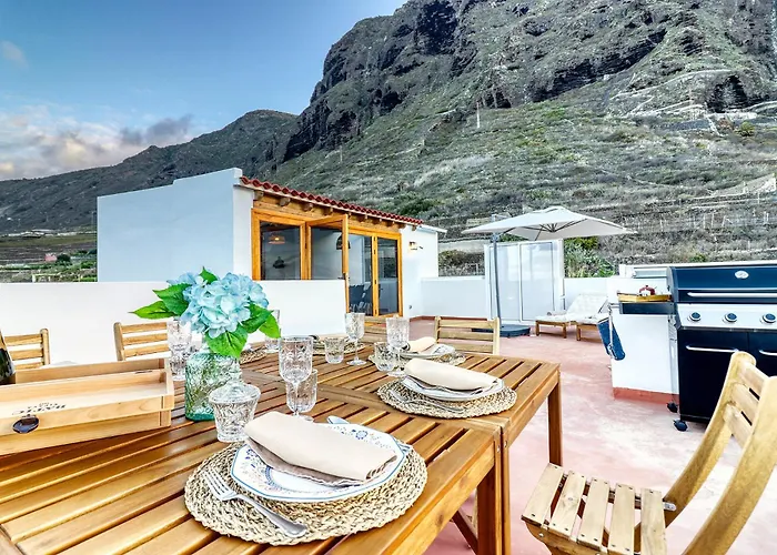 度假居 Spacious With Tropical Garden, Bbq, Near Seaside 洛斯瑟罗斯