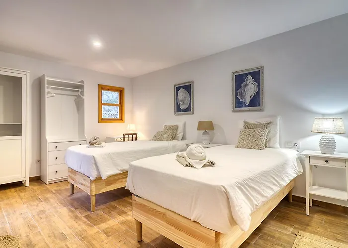 Feriehus Spacious With Tropical Garden, Bbq, Near Seaside