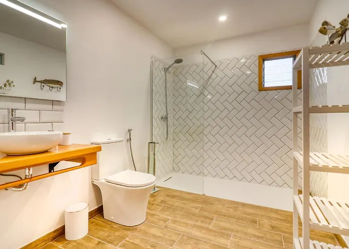 Spacious With Tropical Garden, Bbq, Near Seaside 洛斯瑟罗斯