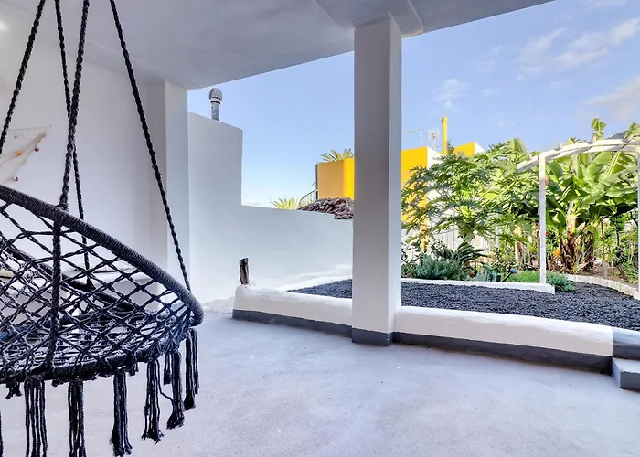 Spacious With Tropical Garden, Bbq, Near Seaside