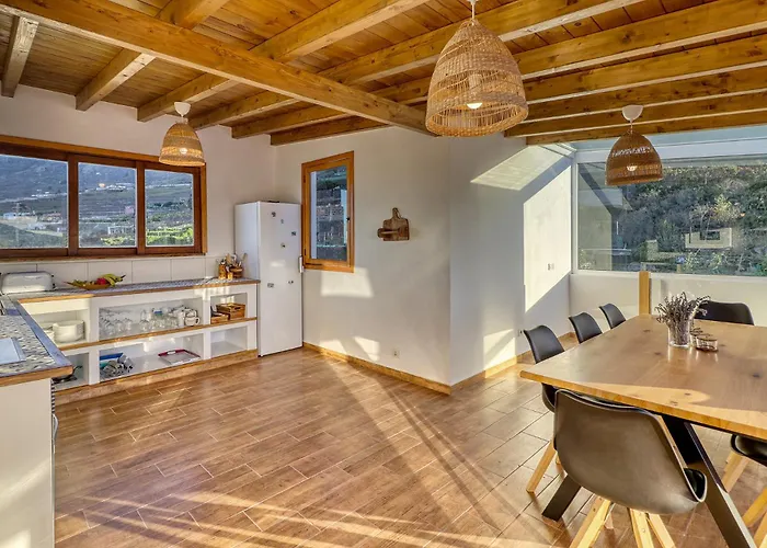 度假居 Spacious With Tropical Garden, Bbq, Near Seaside 洛斯瑟罗斯