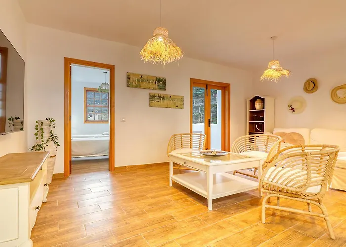 Spacious With Tropical Garden, Bbq, Near Seaside Los Silos