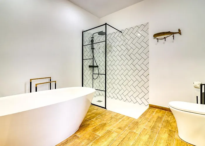 Spacious With Tropical Garden, Bbq, Near Seaside Prázdninový dům *